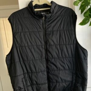 Swiss Tech Men's Solid Black Puffy Puffer Vest Outerwear